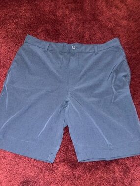 Izod advantage Performance HybridMen's Shorts Casual  Size 36 waist